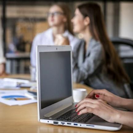 10_WAYS_TO_MANAGE_YOUR_ENERGY_AT_WORK_WHILE_SUFFERING_WITH_PAIN